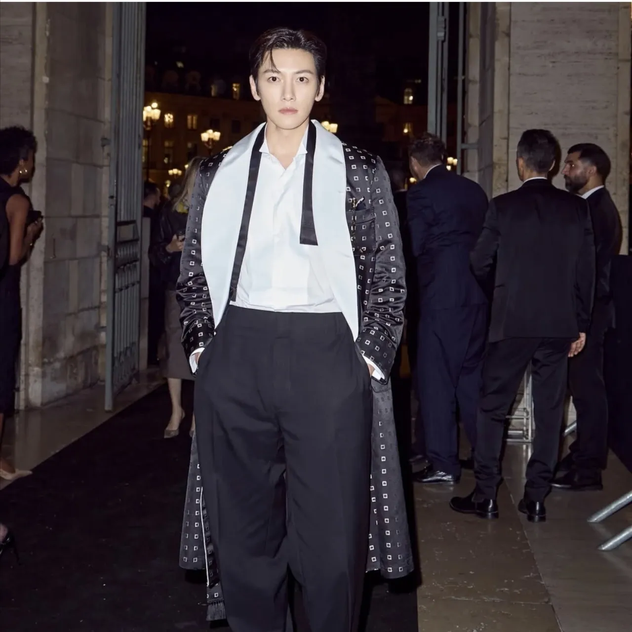 Behind-the-scenes cut of Ji Changwook