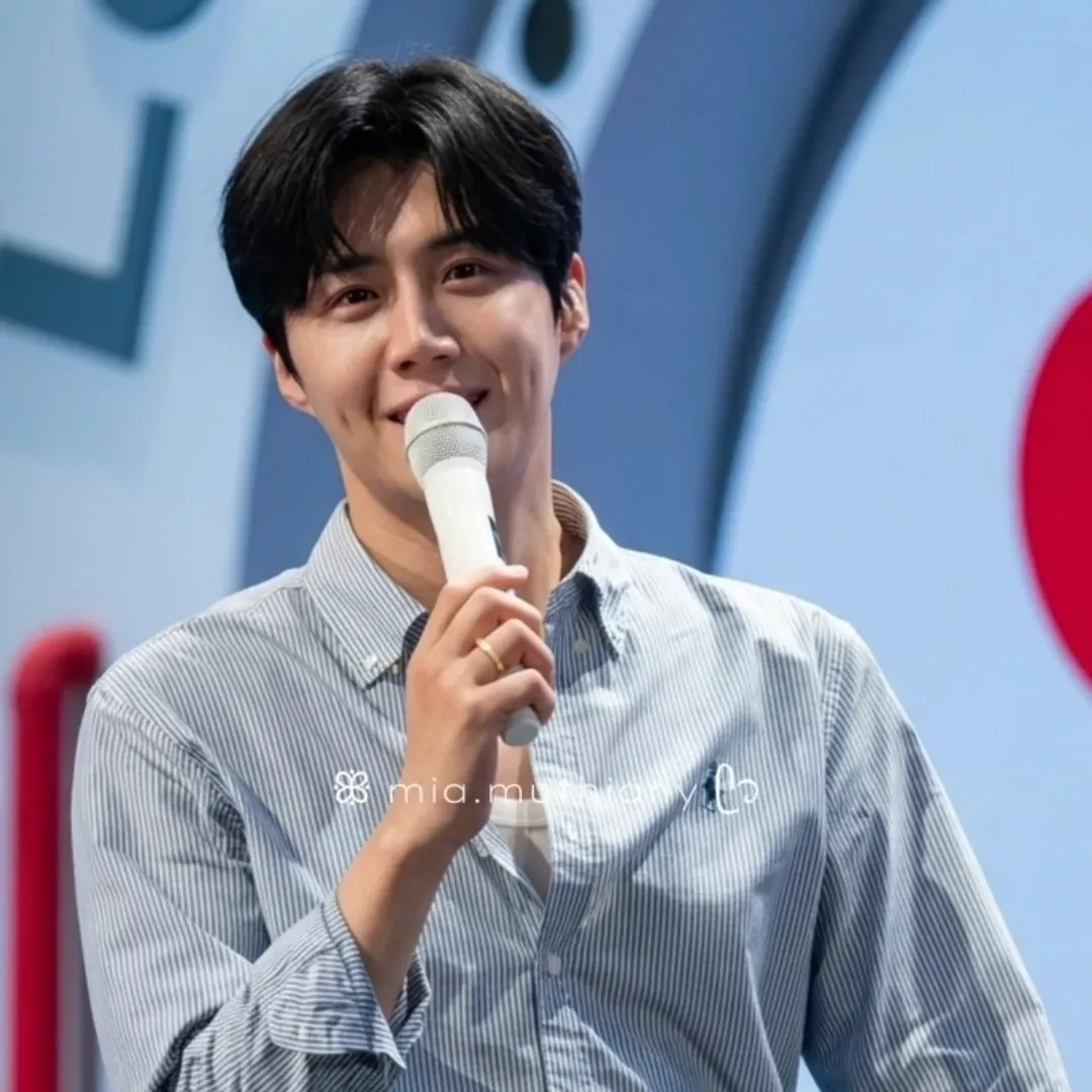 Behind-the-scenes cut of Kim Seonho