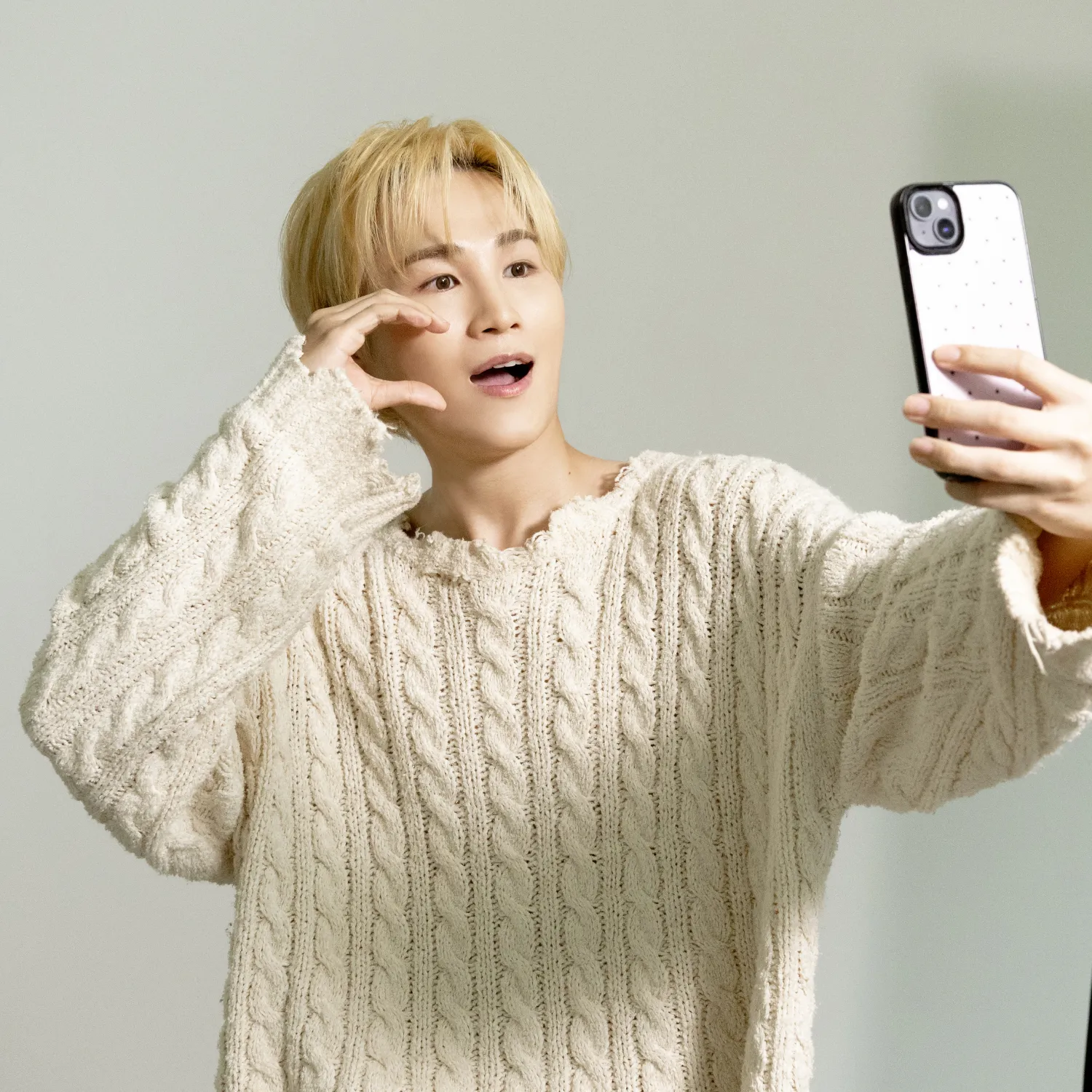 김희재의 비하인드 컷