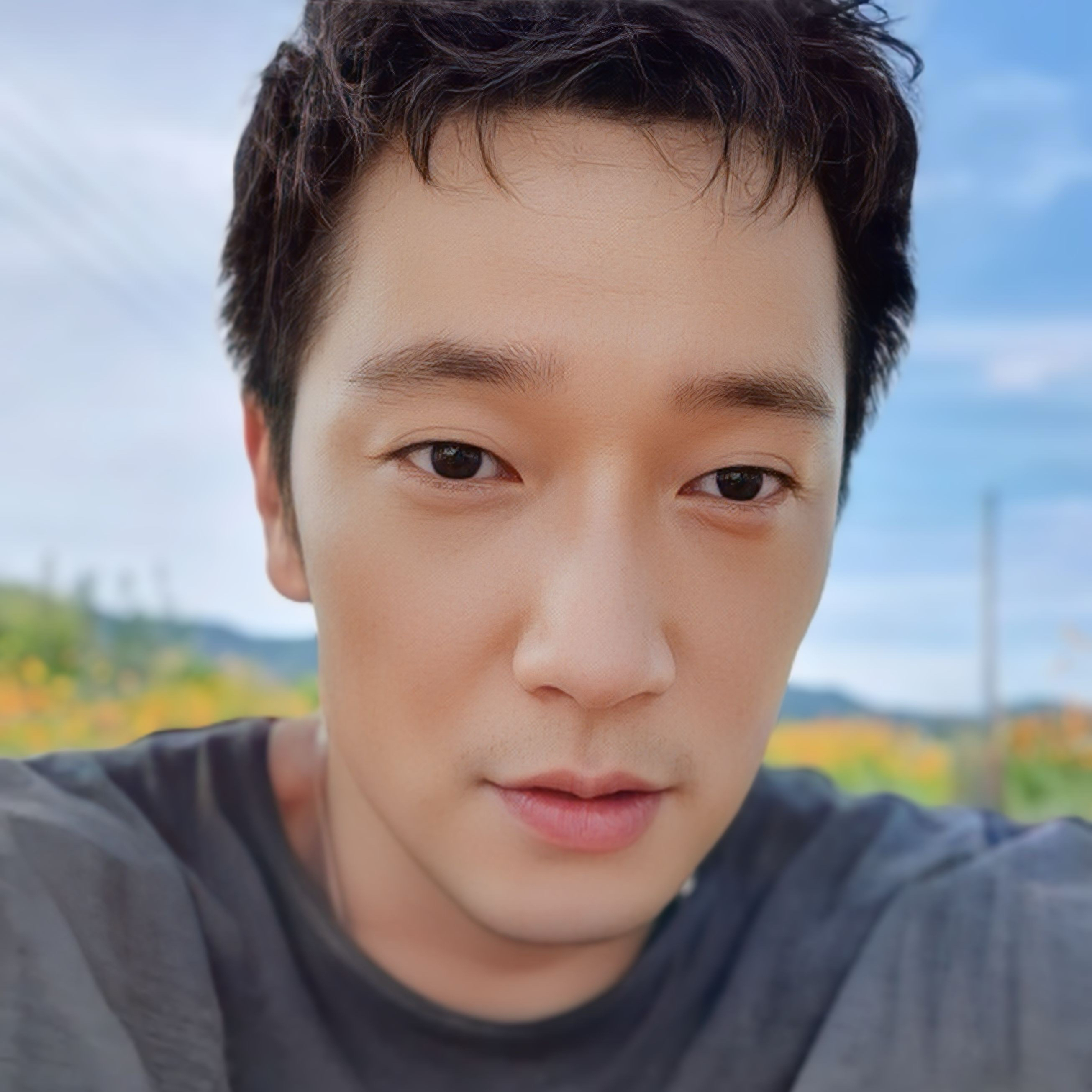 Latest photo of Son Seokkoo