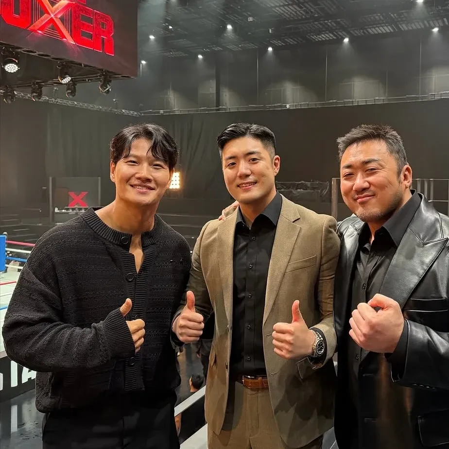 金钟国的最新照片