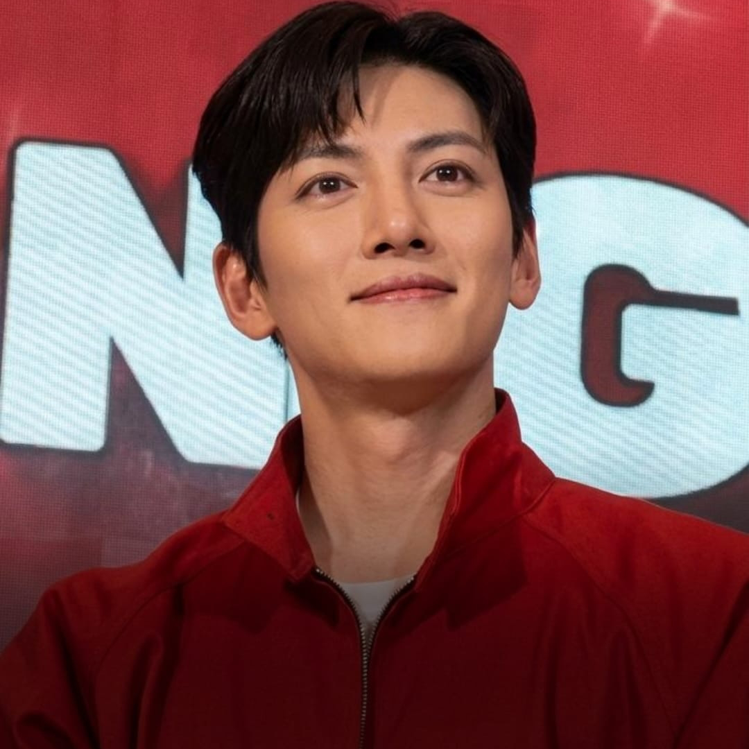 Behind-the-scenes cut of Ji Changwook