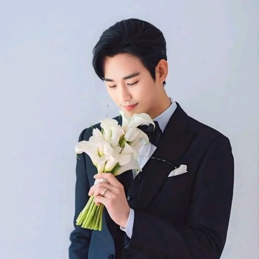 A moment captured by a fan of Kim Soohyun