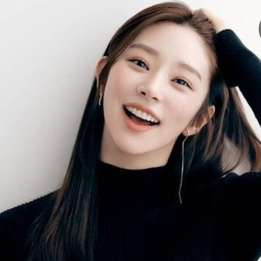 A moment captured by a fan of Lee Joobeen