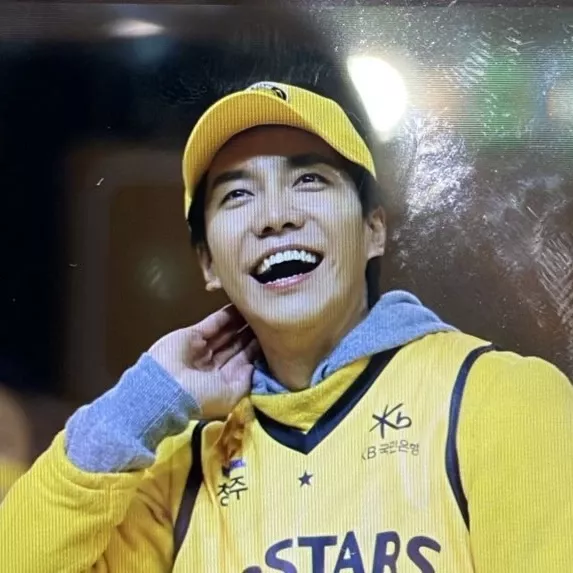 ファンが撮影したイ・スンギの瞬間