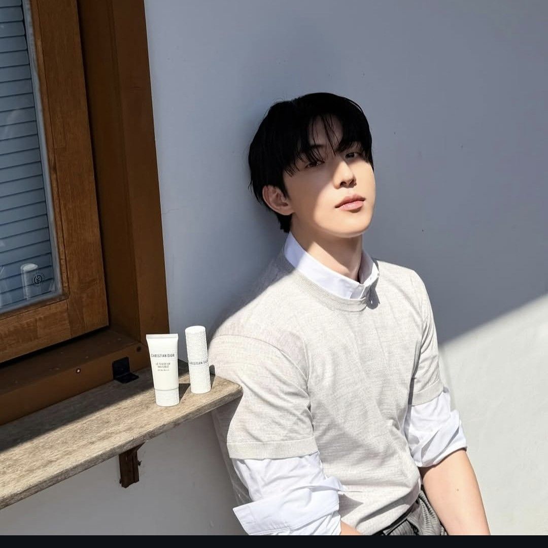 Behind-the-scenes cut of Nam Joohyuk