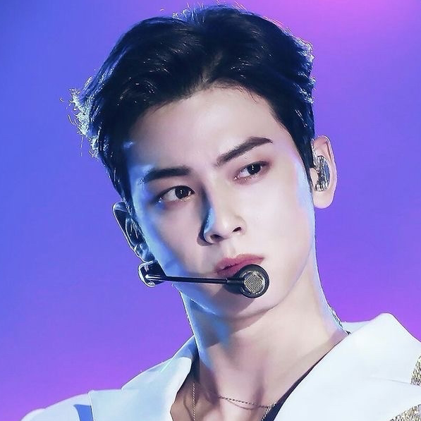 A moment captured by a fan of Cha Eunwoo