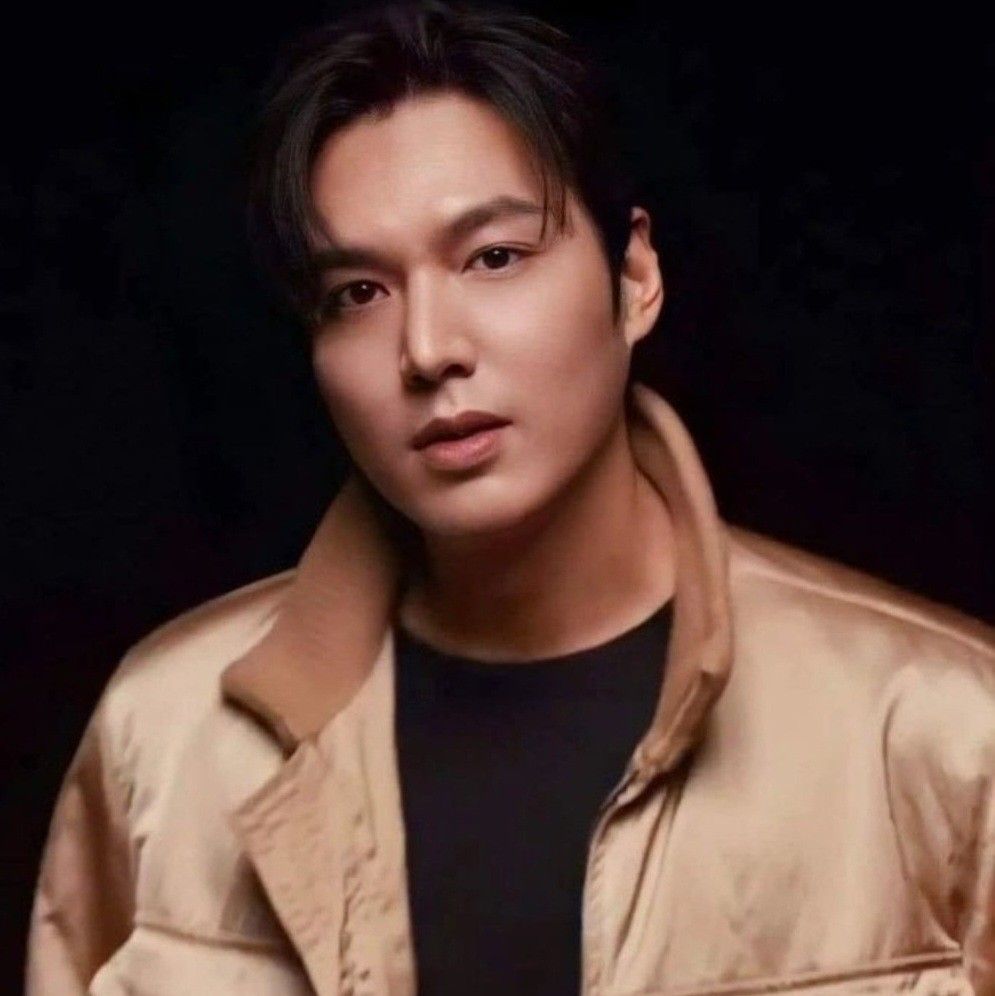 イ・ミンホの最近の活動ショット