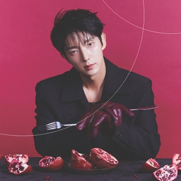 Behind-the-scenes cut of Lee Joongi