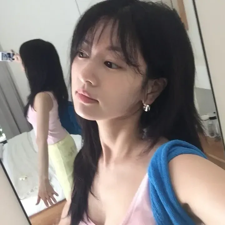 Behind-the-scenes cut of Jung Somin