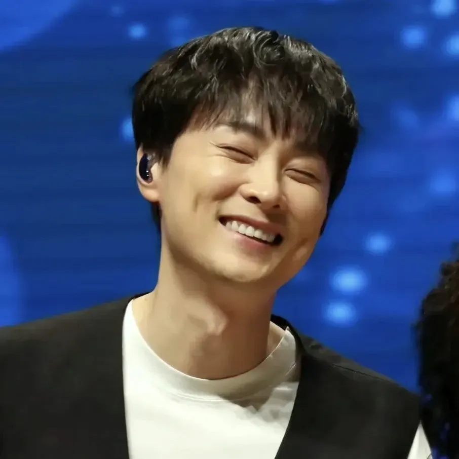 A moment captured by a fan of Min Kyunghoon
