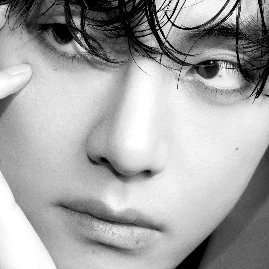 Latest photo of Kim Taehyung (V)