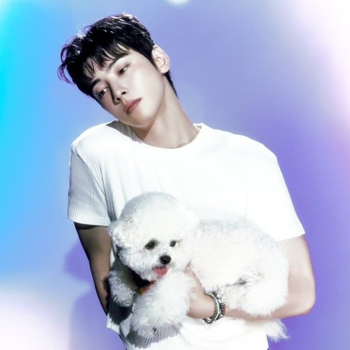 Recent activity shot of Cha Eunwoo