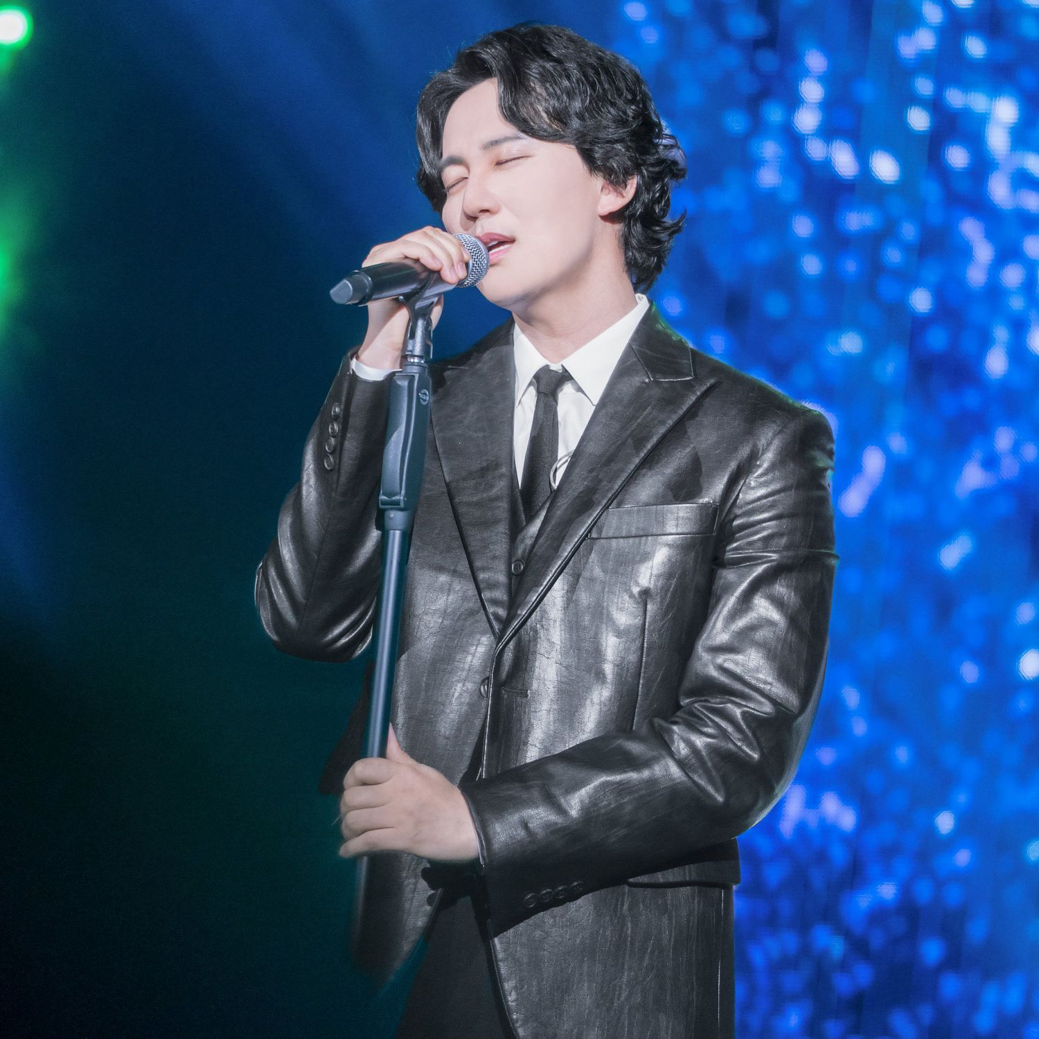 Behind-the-scenes cut of Kim Namgil