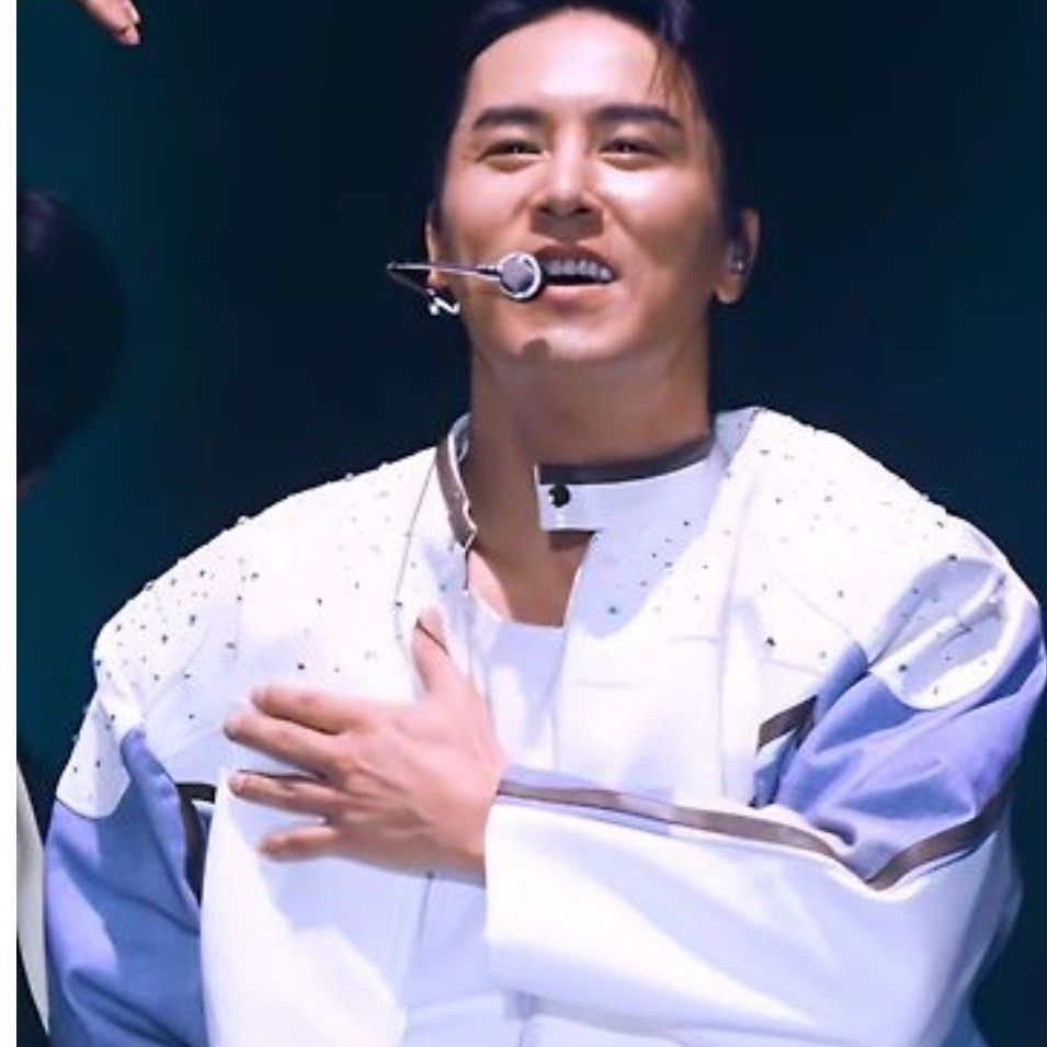 チャン・ミンホの最近の活動ショット