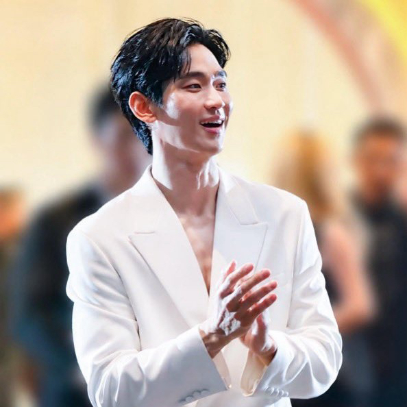 Behind-the-scenes cut of Kim Soohyun
