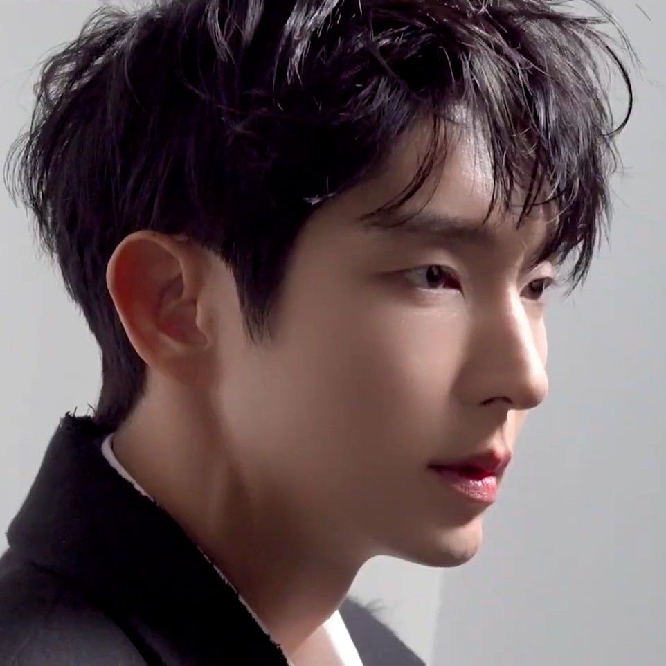 Latest photo of Lee Joongi