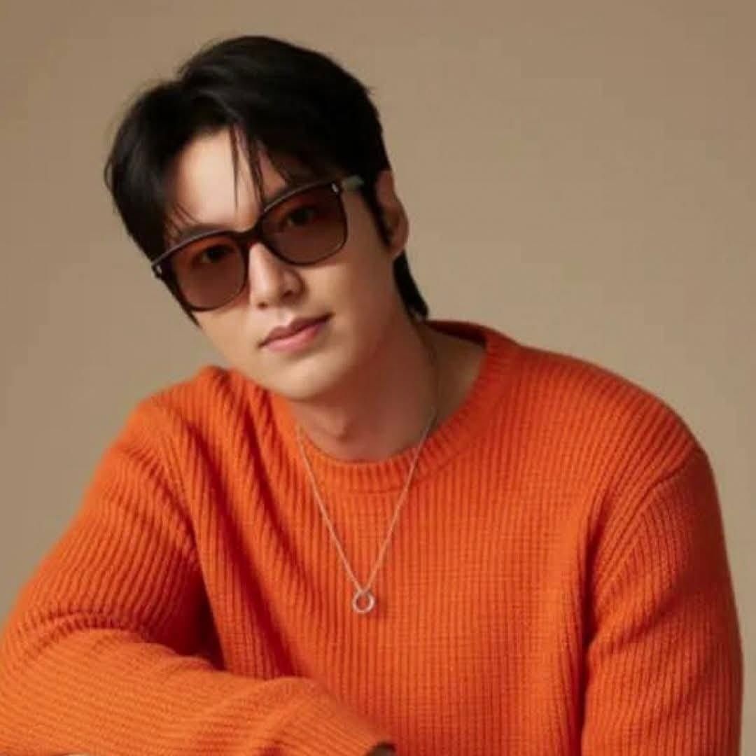 Recent activity shot of Lee Minho