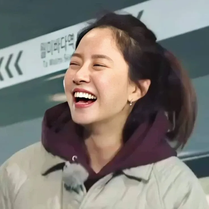 ソン・ジヒョの最近の活動ショット