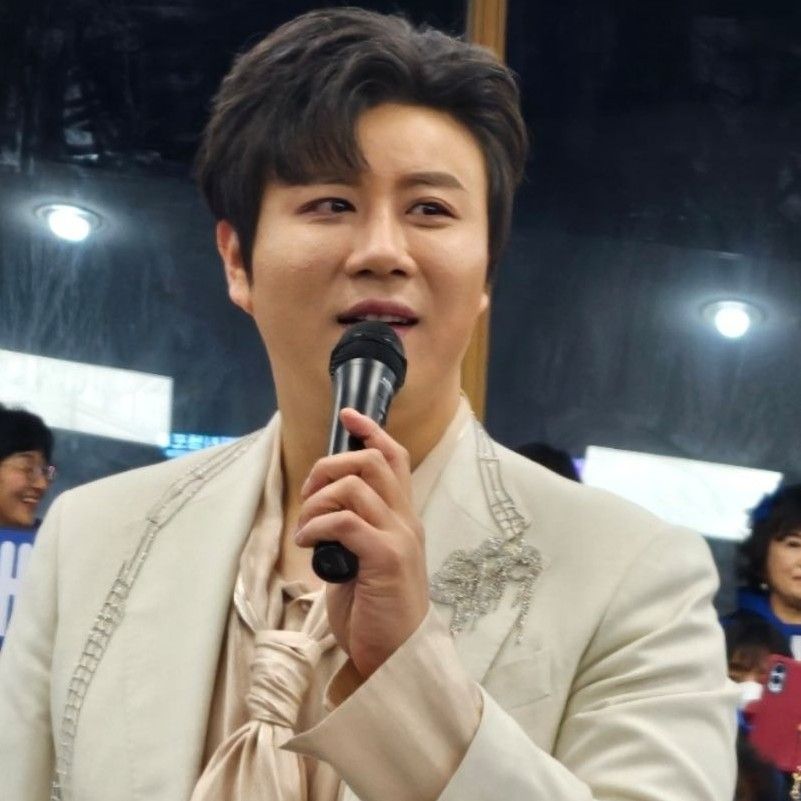 진해성의 비하인드 컷