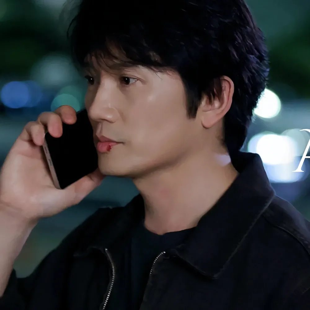 Behind-the-scenes cut of Ji Sung