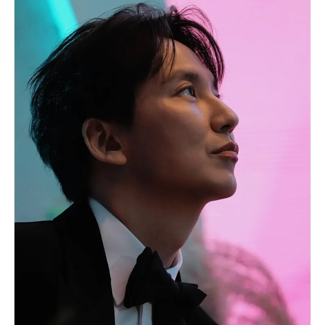 Behind-the-scenes cut of Kim Namgil