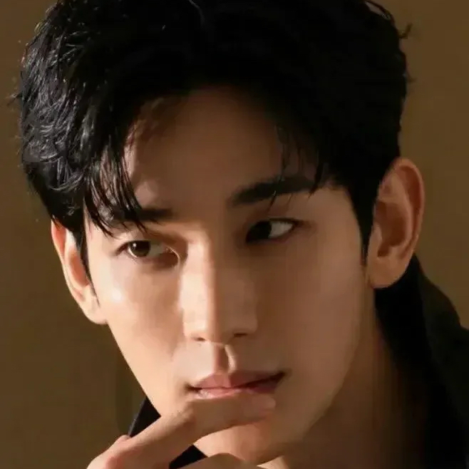A moment captured by a fan of Kim Soohyun