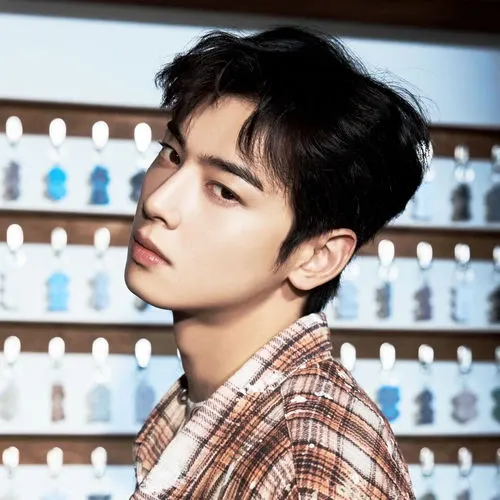 Latest photo of Cha Eunwoo