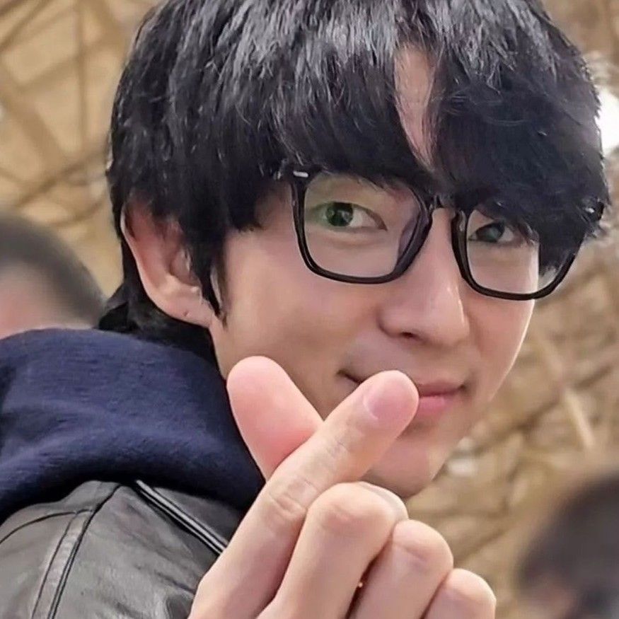 A moment captured by a fan of Lee Joongi