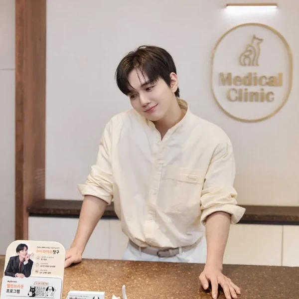 今天在Choeaedol Celeb中最閃耀的俞承豪代表照片