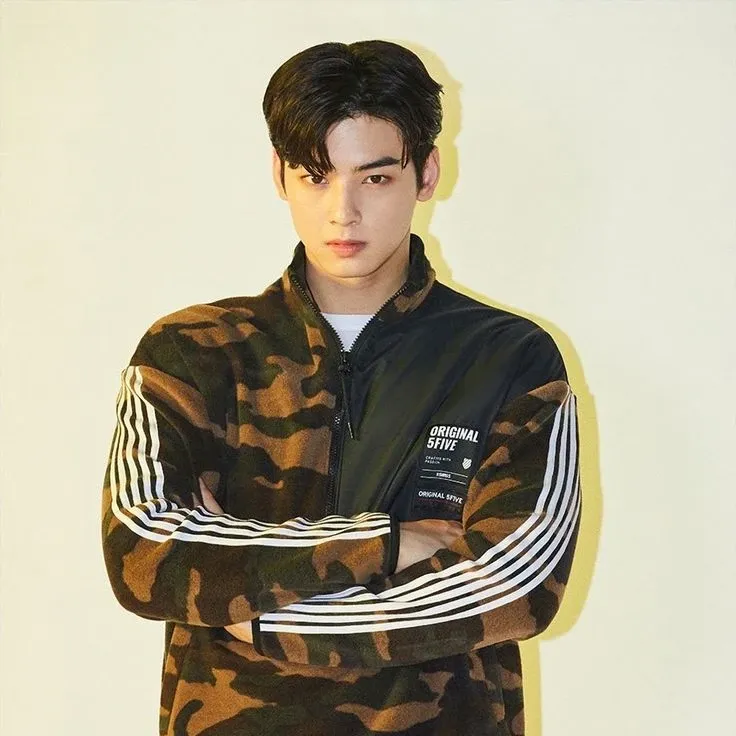Latest photo of Cha Eunwoo