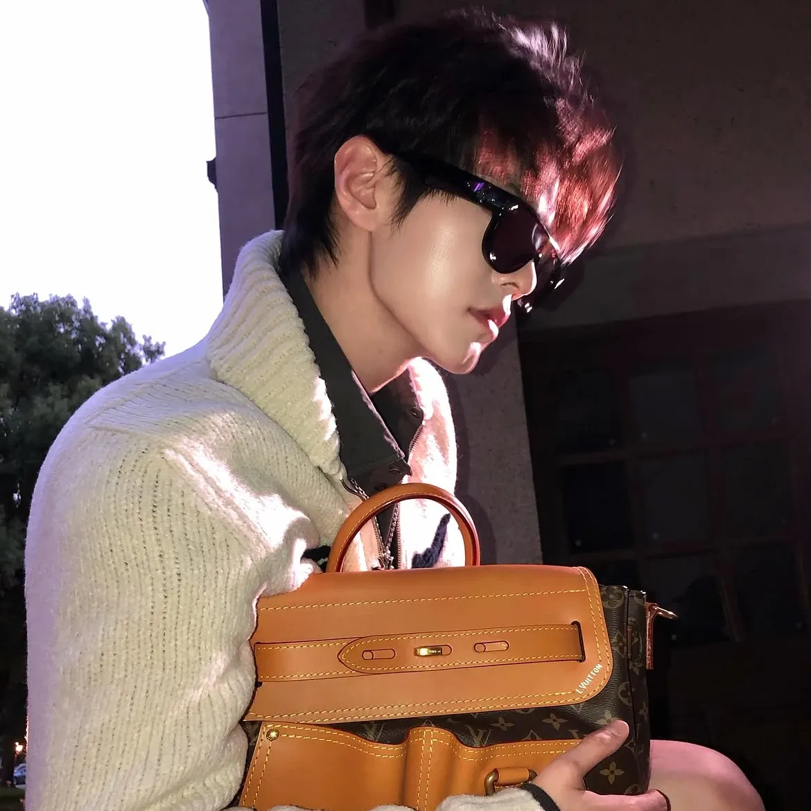 Recent activity shot of He Yu
