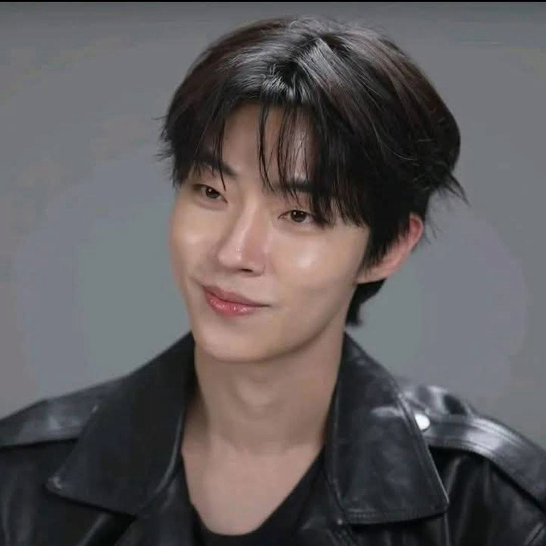 粉絲拍下的黃寅燁瞬間