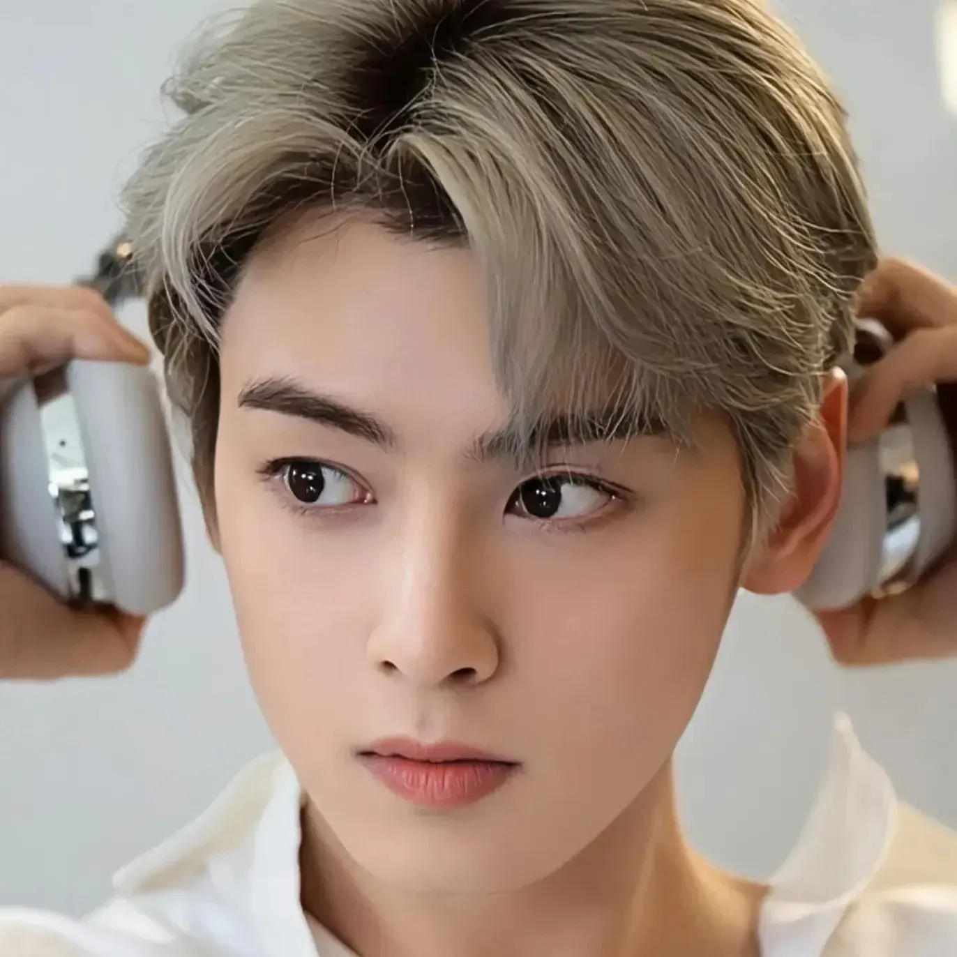 Latest photo of Cha Eunwoo