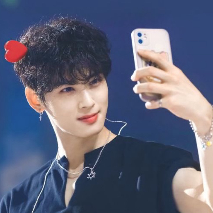 Latest photo of Cha Eunwoo