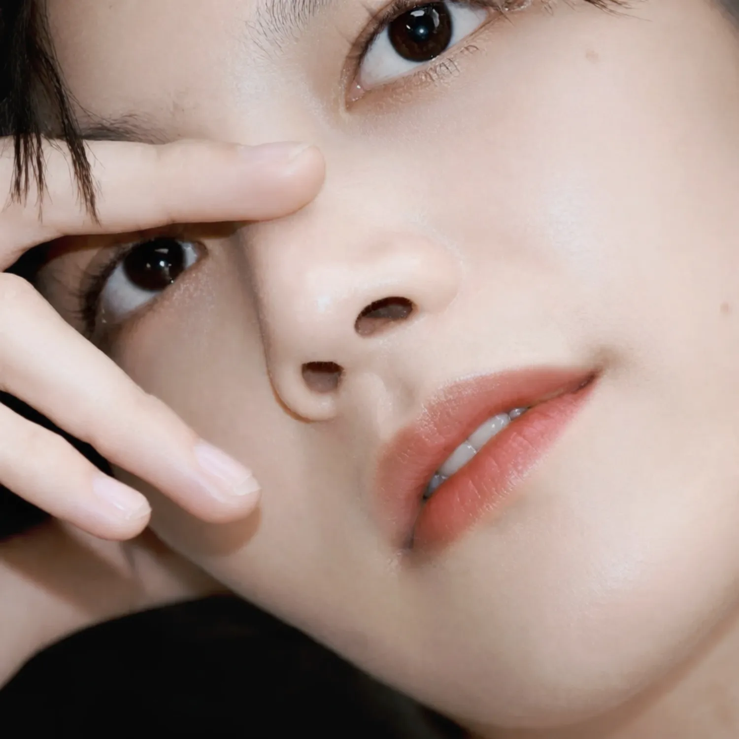 Behind-the-scenes cut of Kim Jaeyoung