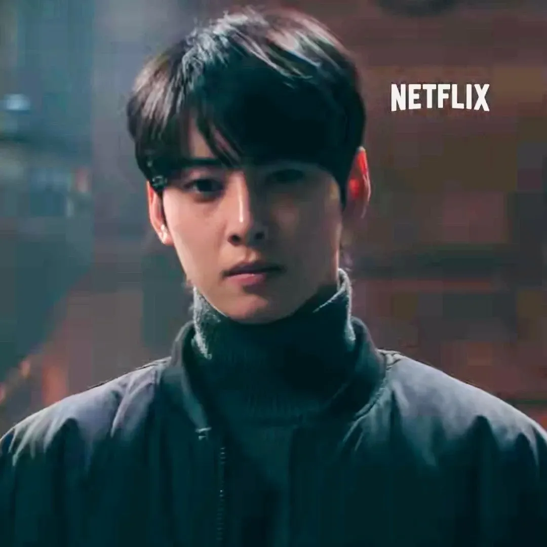 Behind-the-scenes cut of Cha Eunwoo