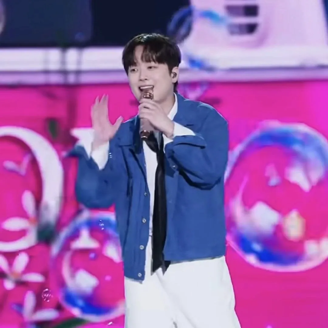 Behind-the-scenes cut of Lee Chanwon