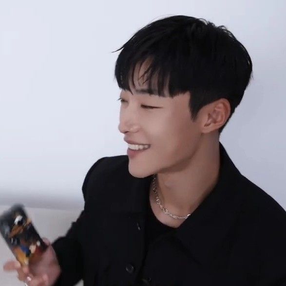 Behind-the-scenes cut of Woo Dohwan