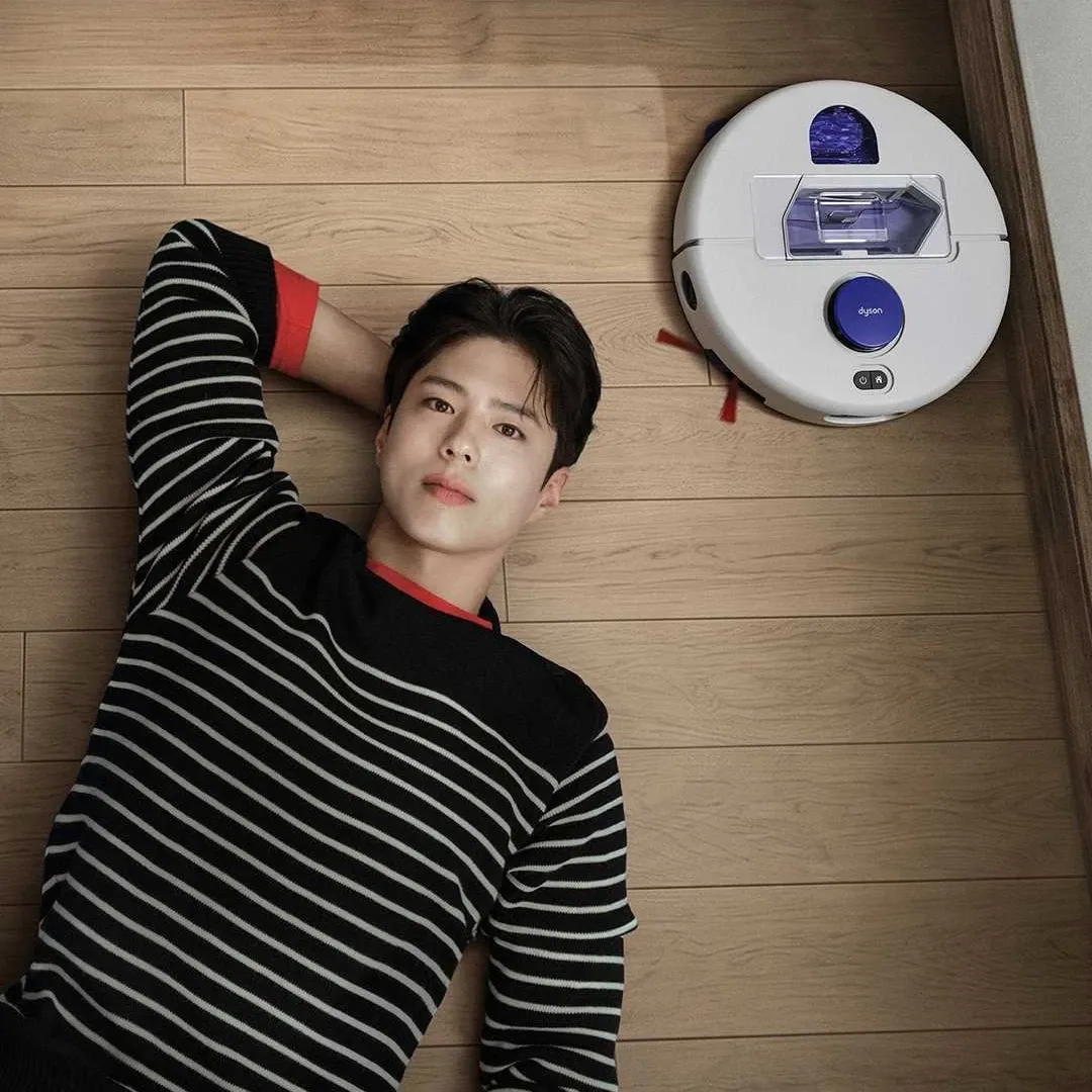 Recent activity shot of Park Bogum