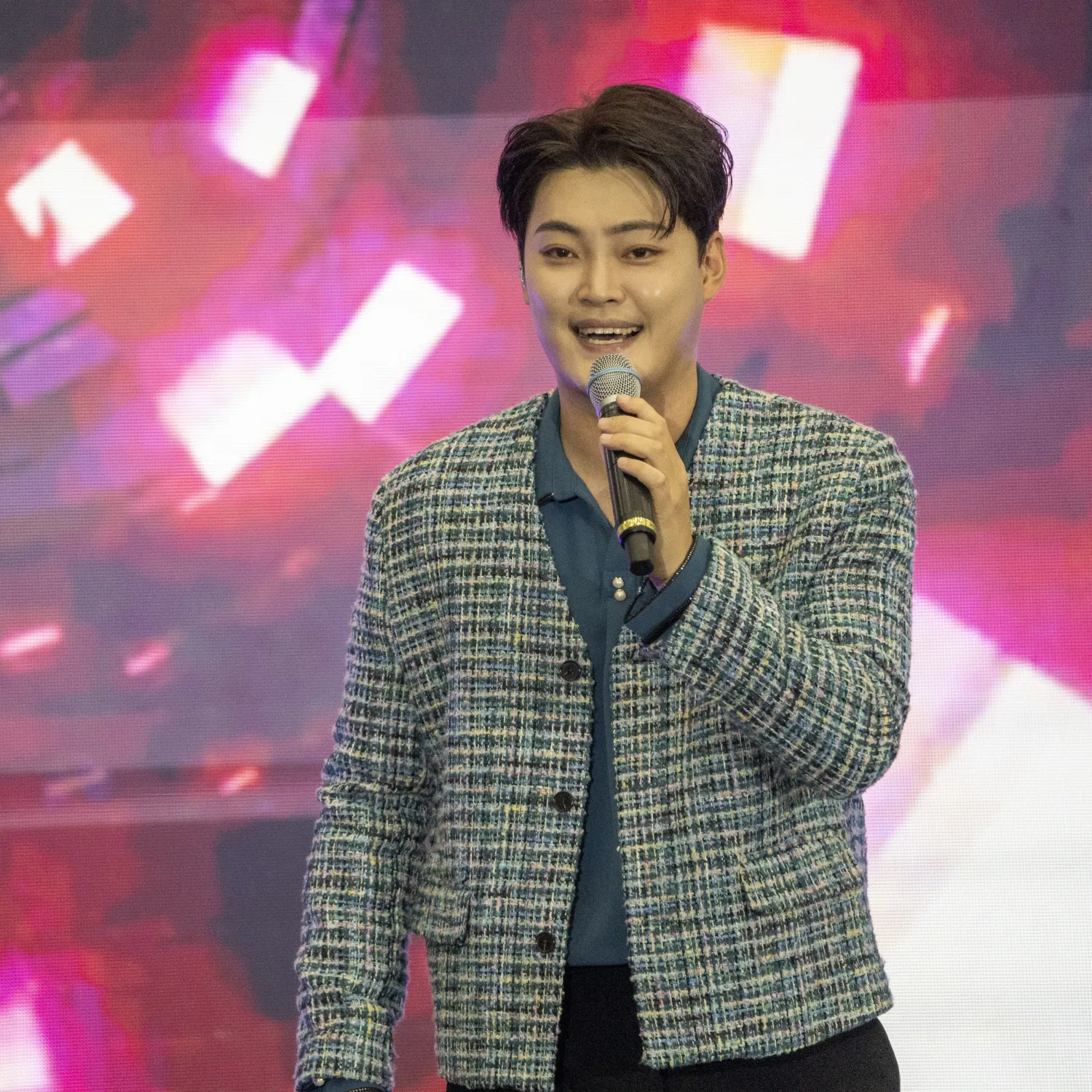A moment captured by a fan of Kim Kyungmin