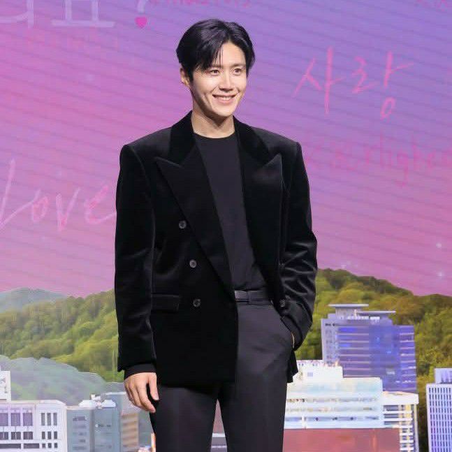 Recent activity shot of Kim Seonho