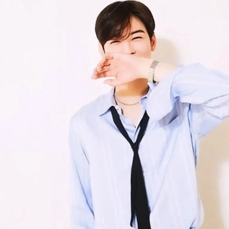 A moment captured by a fan of Cha Eunwoo