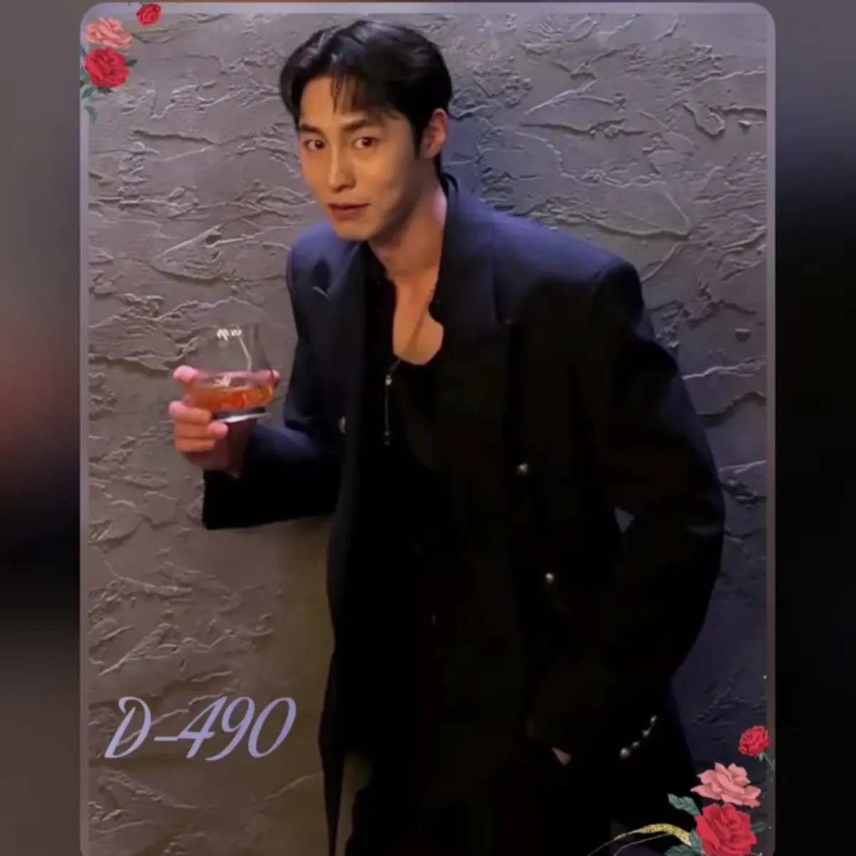 A moment captured by a fan of Lee Jaewook