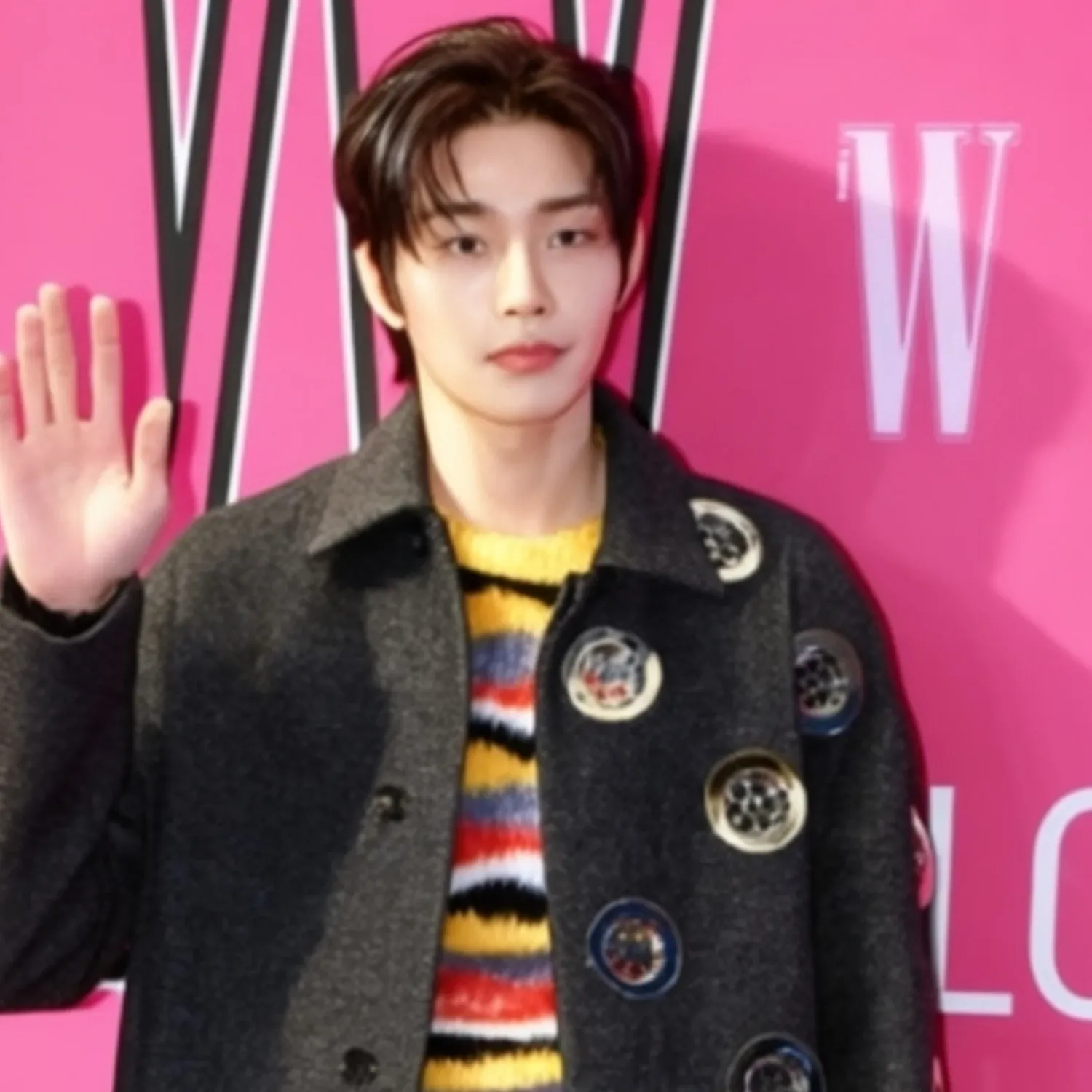 Behind-the-scenes cut of Kim Jaeyoung