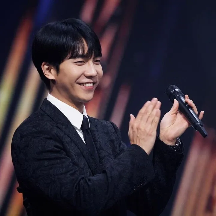 Foto terbaru dari Lee Seunggi