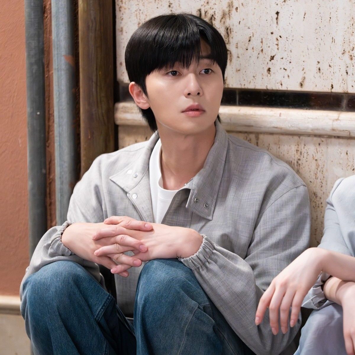 A moment captured by a fan of Park Seojoon