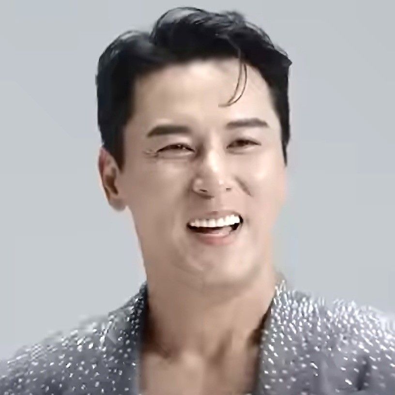 チャン・ミンホの最近の活動ショット