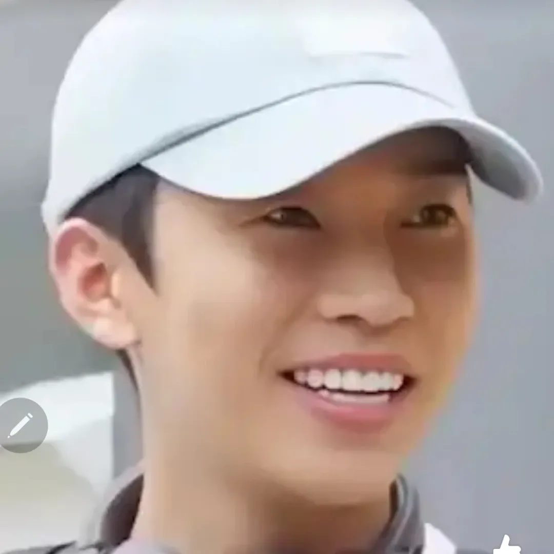 Cuplikan di balik layar dari Lim Youngwoong