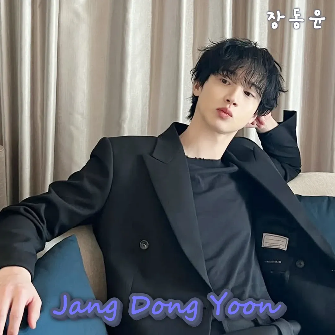 A moment captured by a fan of Jang Dongyoon